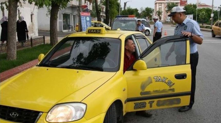 Ticari Taksiler Kontrol Ediliyor