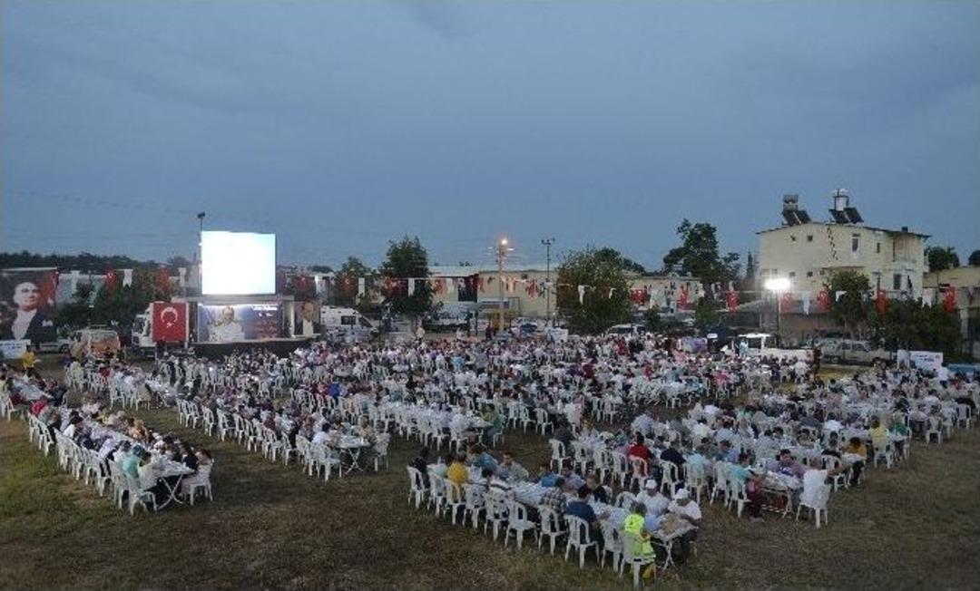Başkan Uysal, Yenig&ouml;l Mahallesi&rsquo;ndeki İftar Programına Katıldı