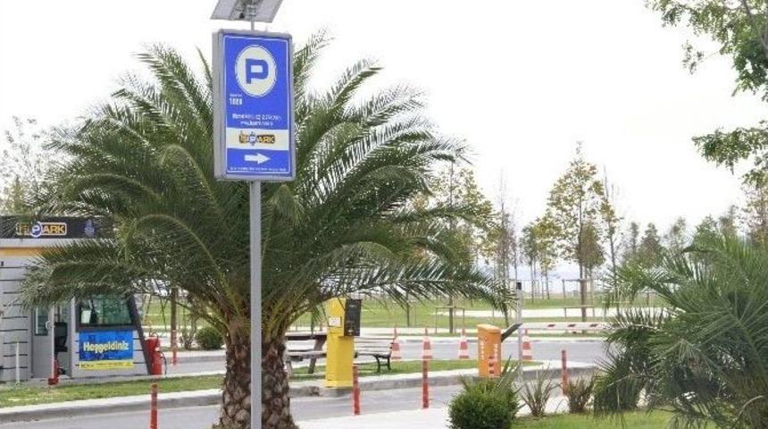 Otoparklar G&uuml;neş Enerjisi İle Aydınlanıyor