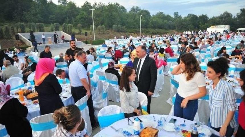 Orhangazi Belediyesi Personeli İftar Yemeğinde Buluştu