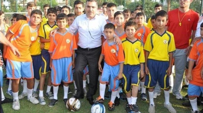 Y&uuml;reğir Belediyespor 2. K&uuml;me B&uuml;y&uuml;klerde Şampiyon Oldu