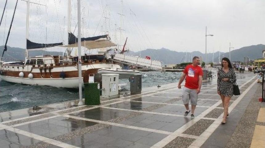 Marmaris&rsquo;te Lodos Hayatı Olumsuz Etkiledi
