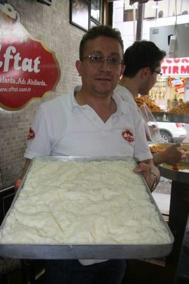 Afyonkarahisar’da Ramazan Ayında Sofraları En Fazla Güllaç Tatlandırıyor