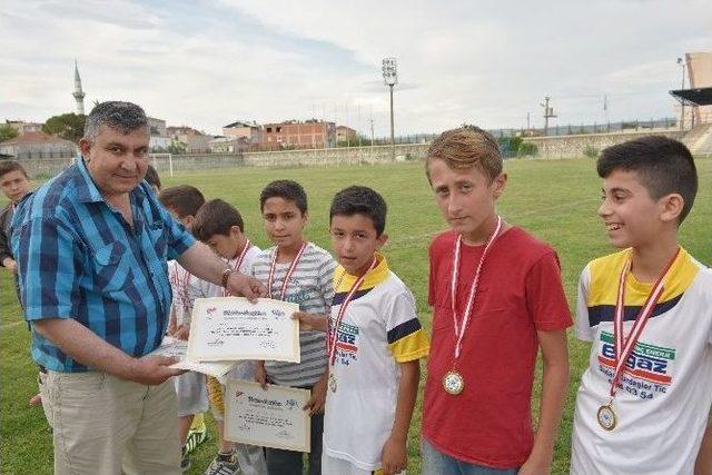 Geleceğin Futbolcuları Şenlikte Buluştu