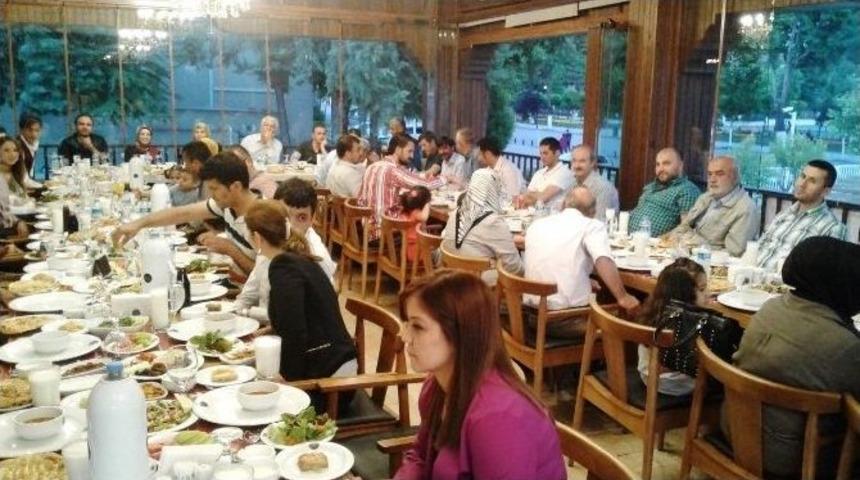 Ak&ccedil;adağ&rsquo;da Tarım Personeli İftarda Buluştu