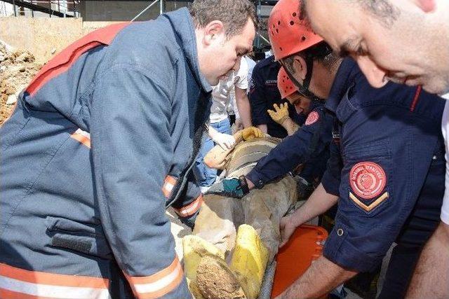 Üsküdar’da Toprak Altında Kalan İşçi Kurtarıldı