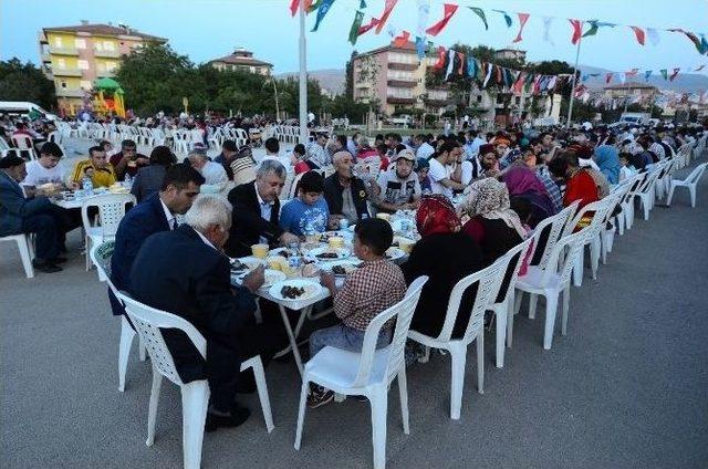 Yeşilyurt Belediyesinden Meydan İftarları