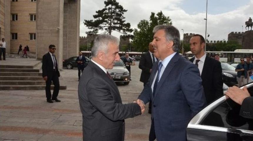 11. Cumhurbaşkanı G&uuml;l Kayseri Valiliği&rsquo;ni Ziyaret Etti