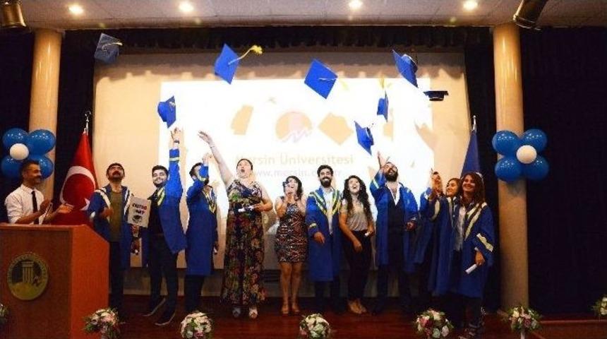M&uuml;cevher Sanatının Yeni Adayları Diplomalarını Aldı