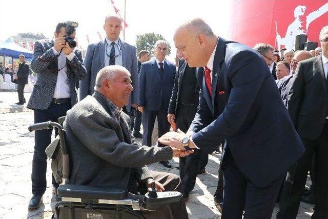 Atatürk Kent Park’ta Engelli Şarj İstasyonları Kuruldu