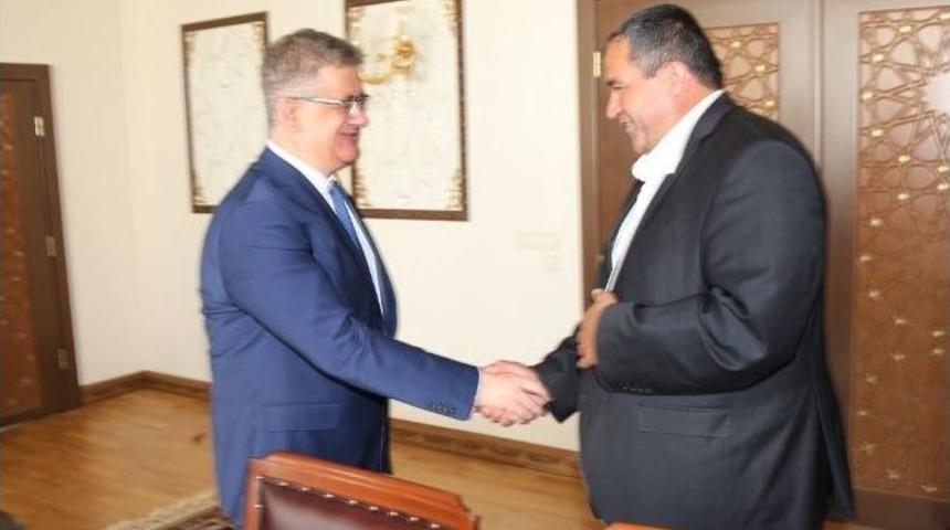 Vali Aykut Pekmez’e Oda Ve Birlik Başkanlarından Ziyaret