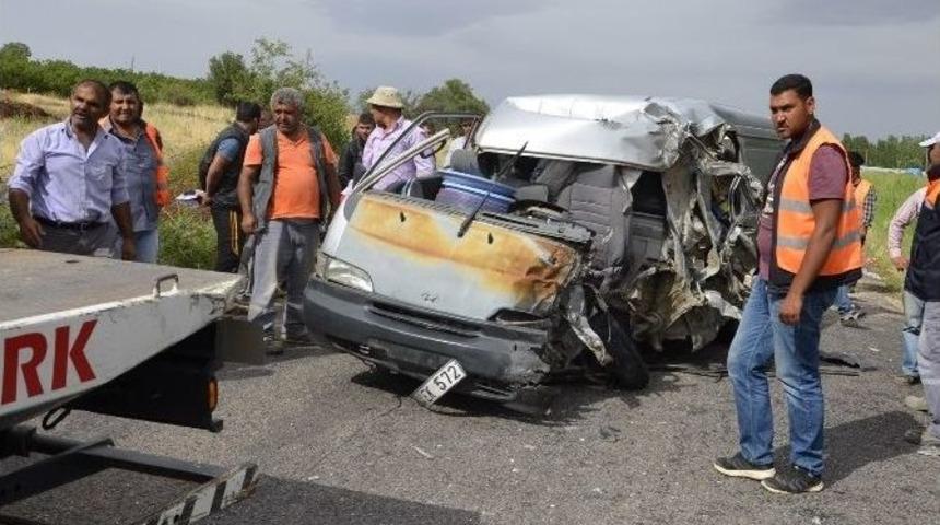 Uşak&rsquo;ta Trafik Kazasında 1 Kişi Hayatını Kaybetti
