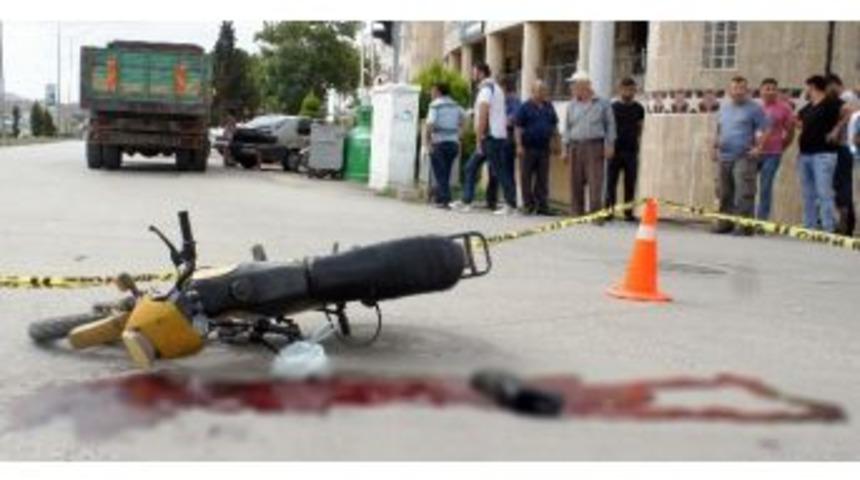 Manisa&rsquo;da Trafik Kazası: 1 &Ouml;l&uuml;