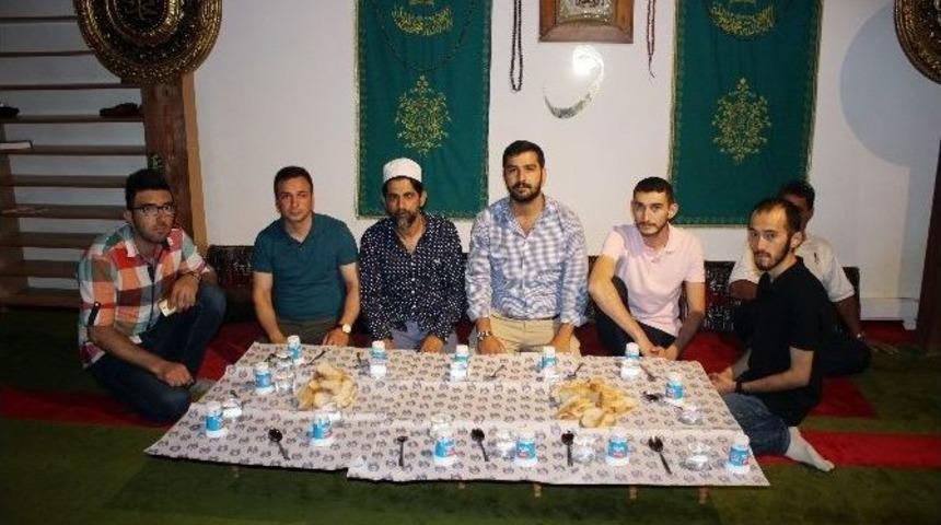Tasavvufi D&uuml;ş&uuml;nce Derneği&rsquo;nde İftar Programı