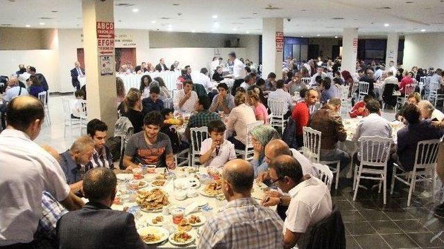 Bursa Gençlik Hizmetleri Ve Spor İl Müdürlüğü İftarda Buluştu