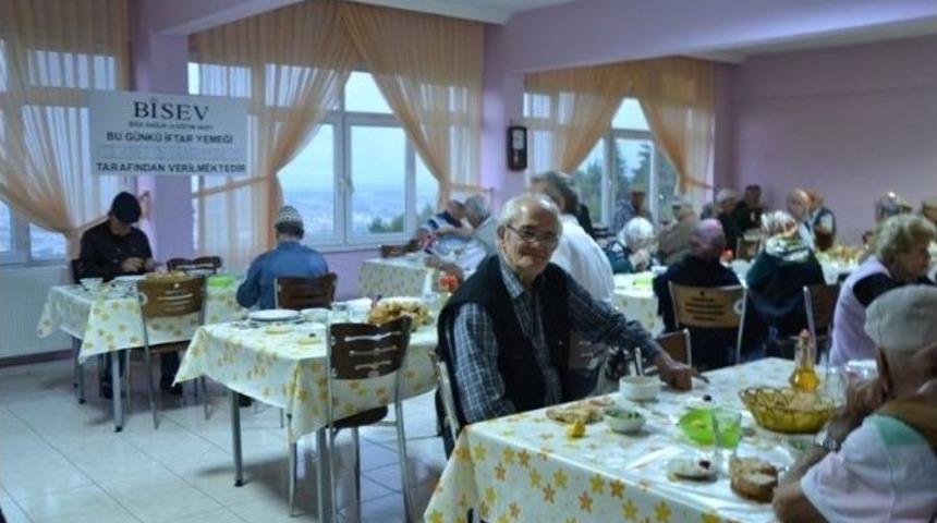 Biga Tso&rsquo;dan Yaşlılara İftar