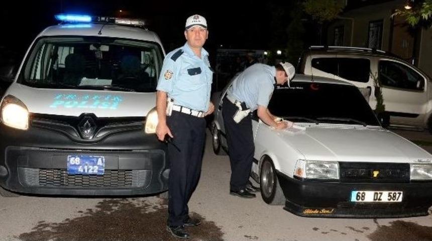 Dur İhtarına Uymayan S&uuml;r&uuml;c&uuml; Aracı Bırakıp Ka&ccedil;tı