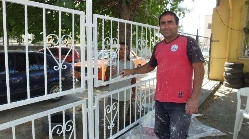 Burhaniye&rsquo;de Gen&ccedil;lik Merkezine Yaz Bakımı