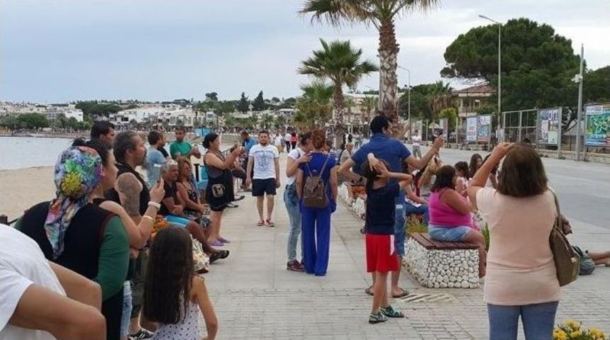 Yalı Caddesinde İftar &Ouml;ncesi A&ccedil;ık Hava Konseri