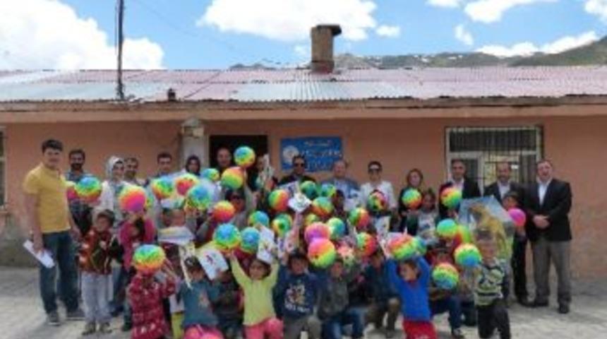 Vedaş&rsquo;tan &Ouml;ğrencilere Karne Hediyesi