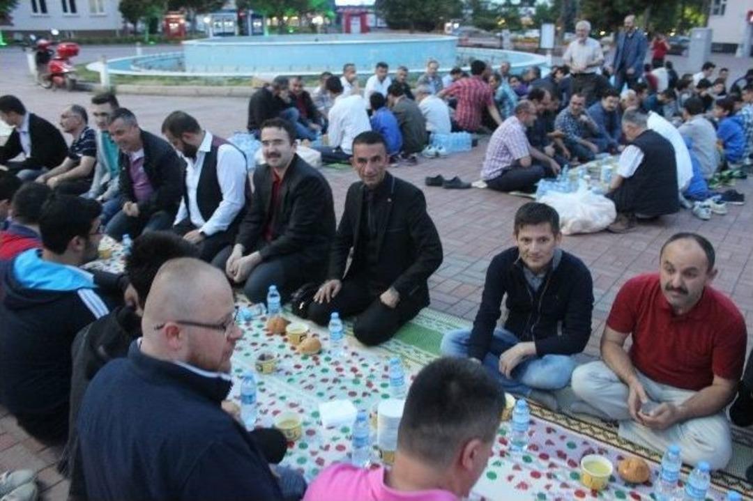 Tavşanlı&rsquo;da &Uuml;mmet İftarı