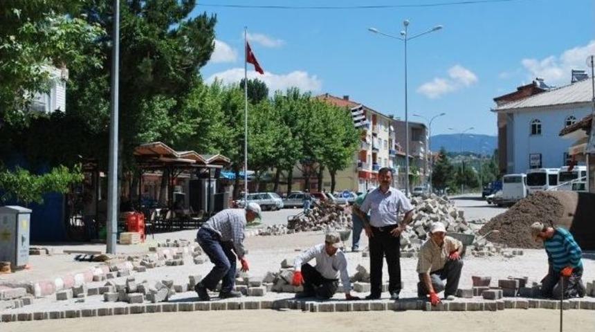 Pazarlar&rsquo;da Kilitli Parke Taşı D&ouml;şeme &Ccedil;alışmaları