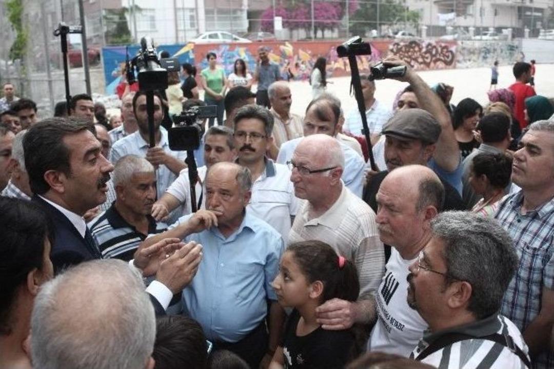 Protestoyla Karşıladıkları Başkanı Alkışlarla Uğurladılar