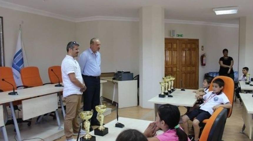 Minik Jimnastik&ccedil;ilerden Başkan Atabay&rsquo;a Ziyaret