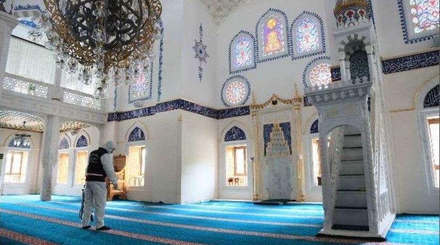 İbadethaneler İla&ccedil;lanıyor