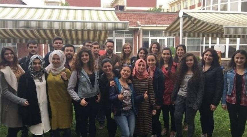 Dil, Konuşma Ve İletişim Bozukluklarına Sosyal Medyadan Dikkat &Ccedil;ekiyorlar