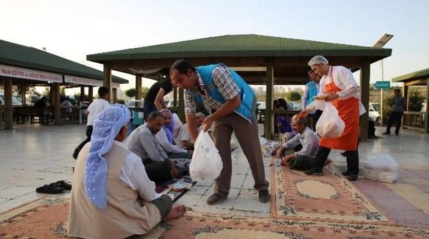 Haliliye Belediyesinden Hasta Yakınlarına İftar Yemeği
