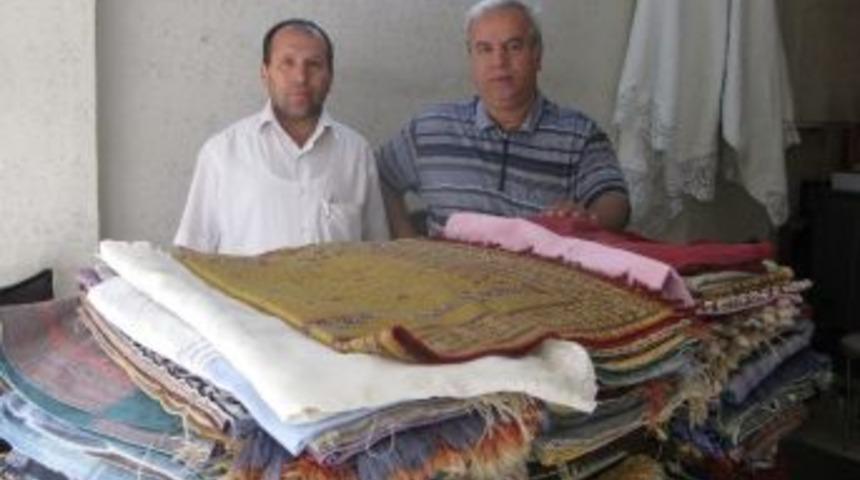 Beraat Camii&rsquo;nin 300 Namazlığı Yıkandı