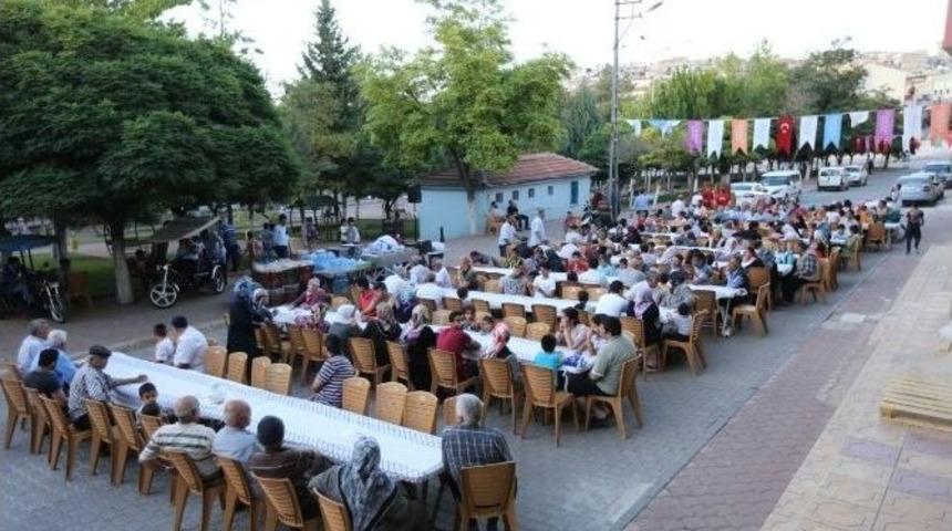 Gaziantep B&uuml;y&uuml;kşehir&rsquo;den Mahalle İftarları