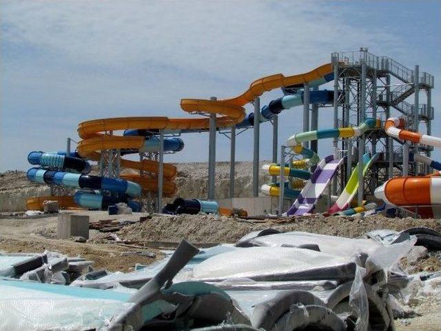 Türkiye’nin En Büyük Aquapark’ı Çeşme’de Açılıyor