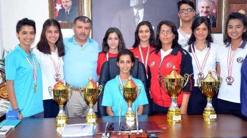 Aydınlı Sporculardan 1 Şampiyonluk 5 Kupa