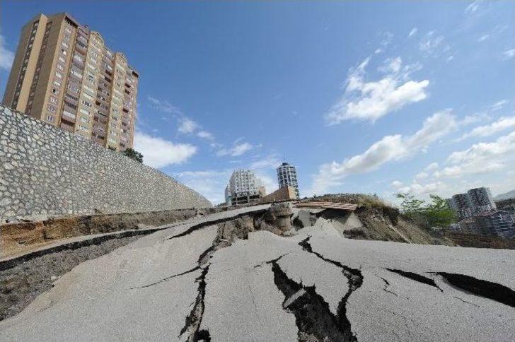 Ankara Büyükşehir Belediyesi’nden Çöken Yolla İlgili Açıklama G3