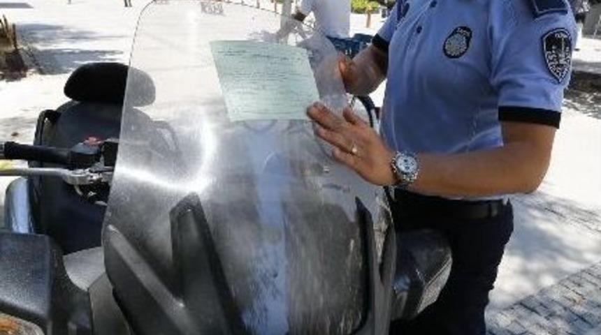 Konak&rsquo;ta Hatalı Park Eden S&uuml;r&uuml;c&uuml;lere Af Yok