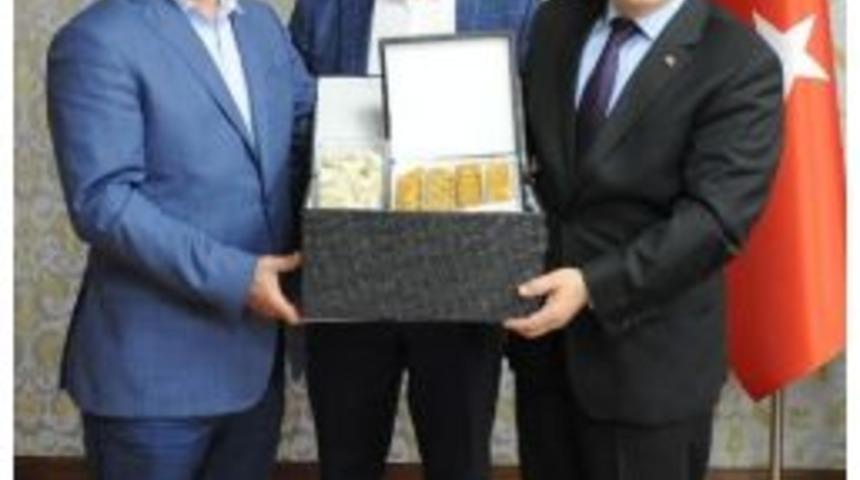 Başkan G&uuml;mr&uuml;k&ccedil;&uuml;oğlu&rsquo;na G&uuml;m&uuml;şhane&rsquo;den Ziyaret