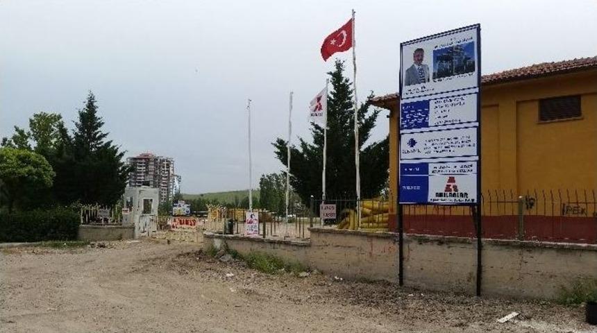 Pursaklar Belediye Hizmet Binası İ&ccedil;in İlk Kazma Vuruldu