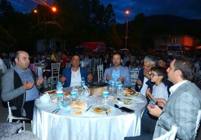 Ünye’de Açık Hava İftarlarına Yoğun İlgi