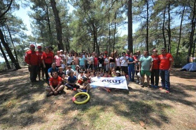 Akut Öğrenci Ve Velilerle Kamp Yaptı