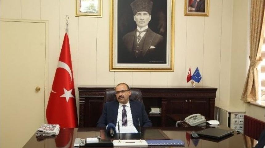 Bayburt Valisi Ustaoğlu G&ouml;reve Başladı