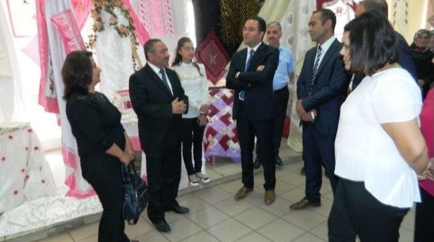 Doğanşehir&rsquo;de Halk Eğitim Merkezi Yıl Sonu Sergisi A&ccedil;ıldı