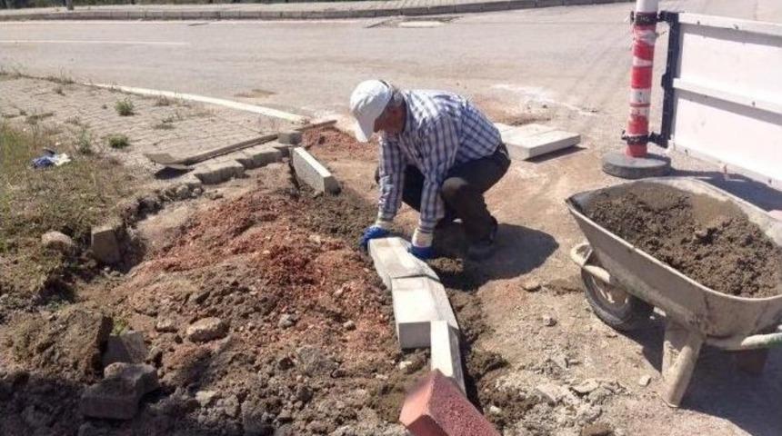 Körfez’de Yol Yapım Çalışmaları Devam Ediyor