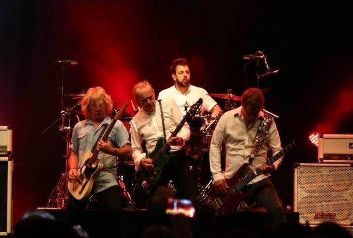 Status Quo, Expo 2016’da Konser Verdi G4