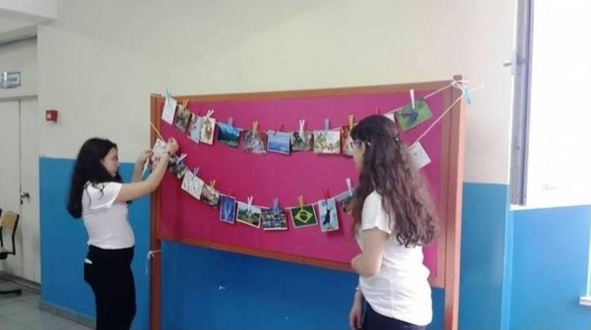 &Ouml;ğrencilerin Kartpostal Sergisine B&uuml;y&uuml;k İlgi