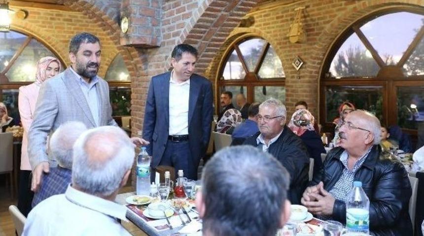 Kandıralı Koto &Uuml;yeleri İftarda Buluştu