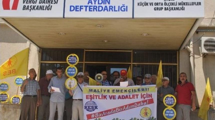 Aydın&rsquo;da B&uuml;ro &Ccedil;alışanlarından &Uuml;cret Dağılımı Eylemi