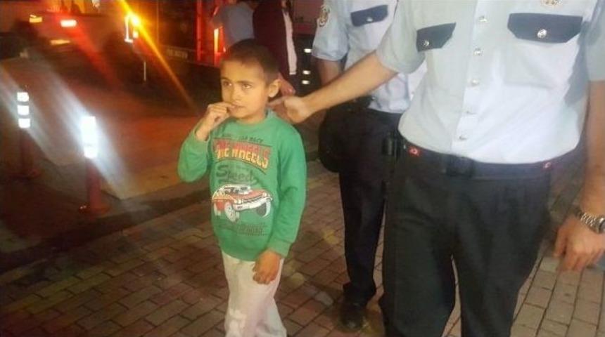 Bilecik&rsquo;te Boş Bir Dairede Mahsur Kalan &Ccedil;ocuk Korku Dolu Anlar Yaşadı