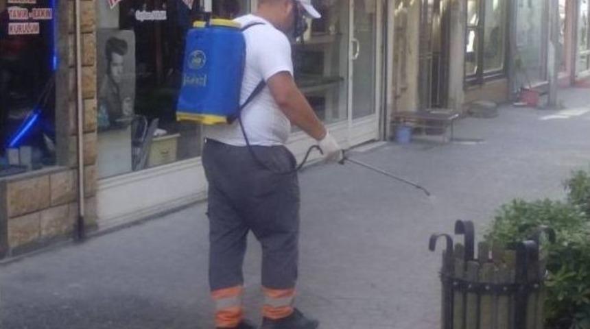 Ak&ccedil;akoca&rsquo;da Cadde Ve Sokaklar Dezenfekte Ediliyor